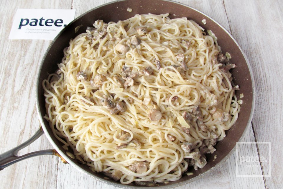 Спагетти с говядиной и шампиньонами - Шаг 14