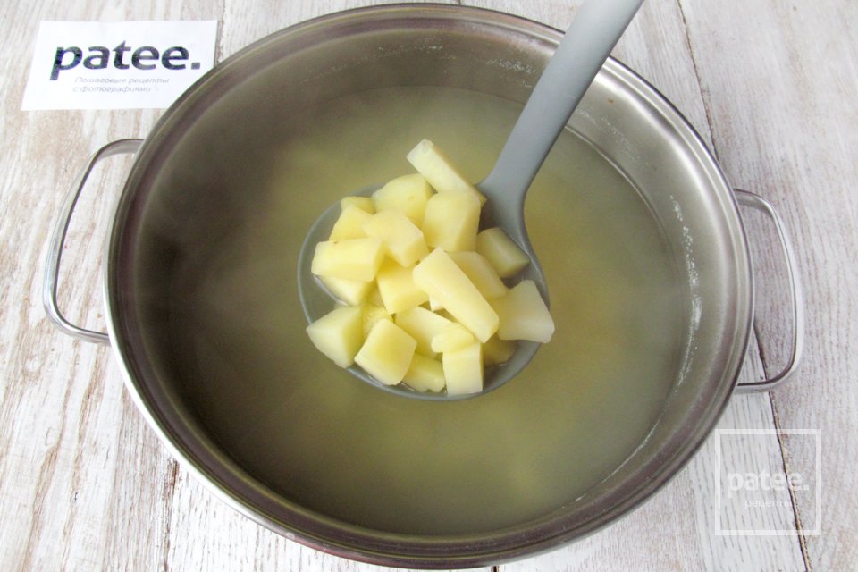 Картофельный суп с говяжьим фаршем и яйцом - Шаг 8