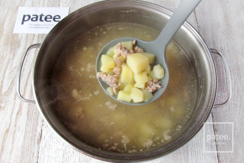 Картофельный суп с говяжьим фаршем и яйцом - Шаг 11