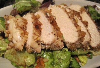 Куриное филе с орехами и розмарином