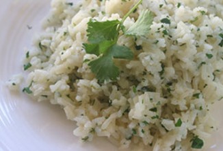Рис с кинзой