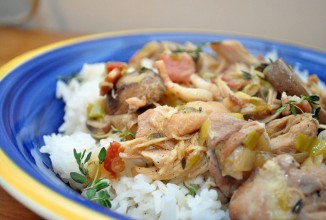 Курица с грибами в винном соусе