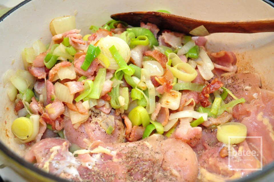 Курица с грибами в винном соусе - Шаг 9