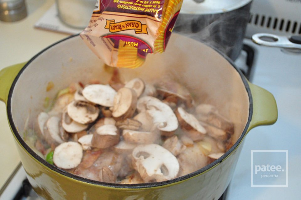 Курица с грибами в винном соусе - Шаг 10
