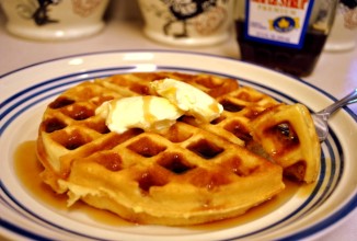 Вафли с кленовым сиропом