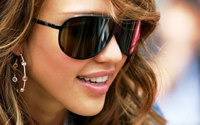 А вы носите солнцезащитные очки или щуритесь от солнца? )