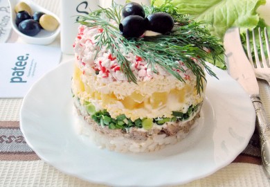 Рецепт Салат из сайры с ананасом