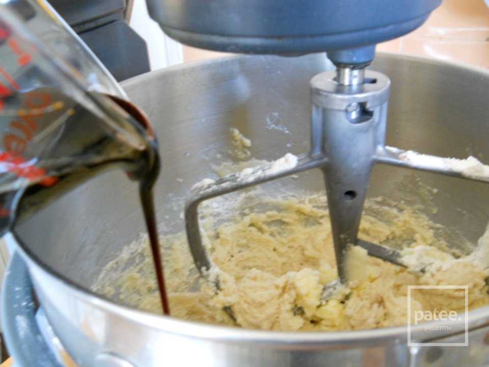 Печенье с изюмом и патокой - Шаг 2