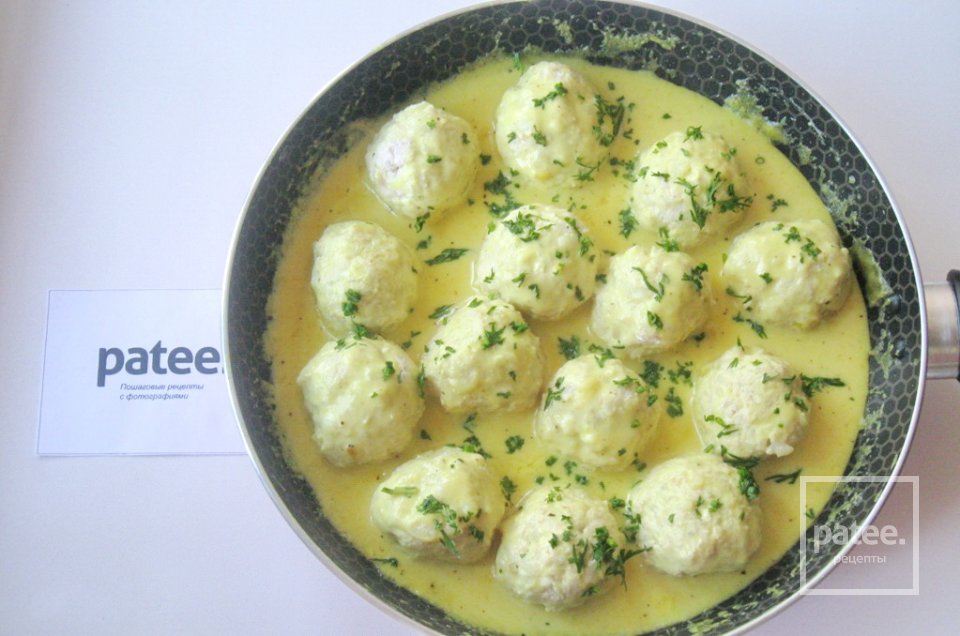 Тефтели в сливочно-сырном соусе - Шаг 17