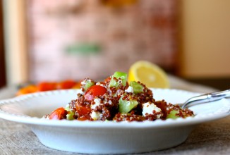 Средиземноморский салат из киноа