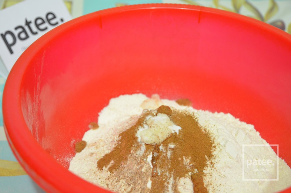 Медовый кекс с черносливом - Шаг 8