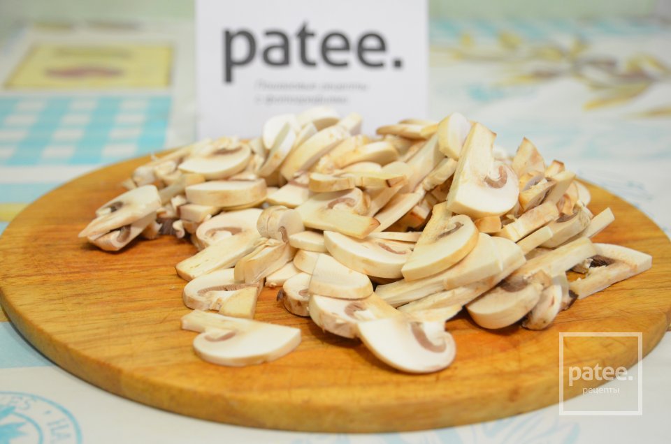 Грибной салат Пальчики оближешь - Шаг 2