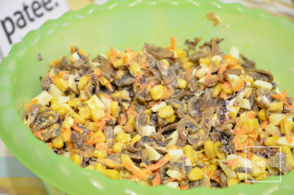 Грибной салат Пальчики оближешь - Шаг 15