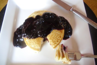 Блины с черникой - приготовление