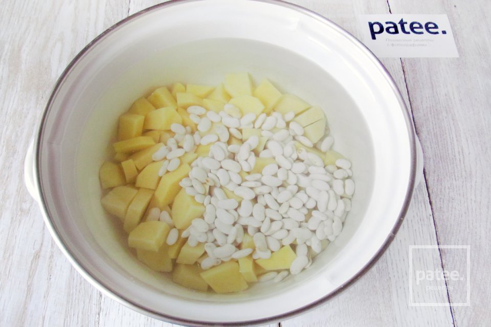 Щи с фасолью и рыбными консервами - Шаг 4