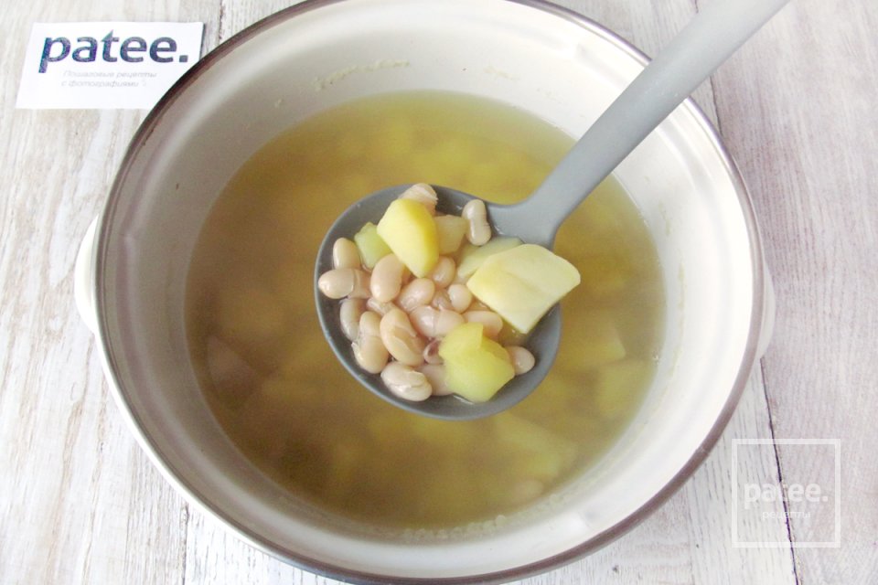 Щи с фасолью и рыбными консервами - Шаг 12