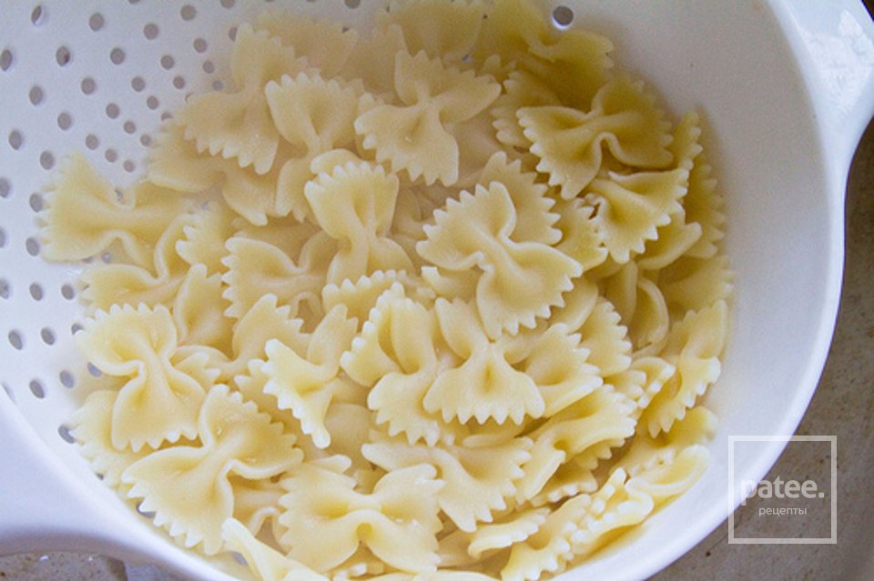 Фарфалле с беконом и гаудой - Шаг 1