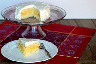 Лимонный торт с взбитыми сливками