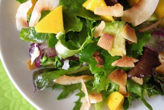 Салат с манго и авокадо