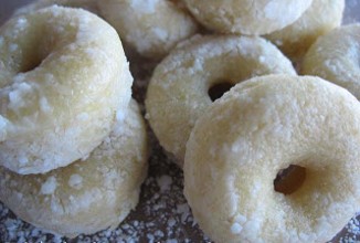 Пончики в сахарной пудре