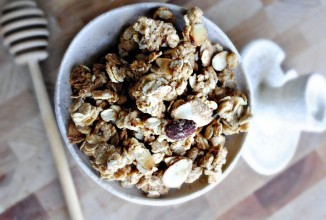 Медово-миндальная гранола