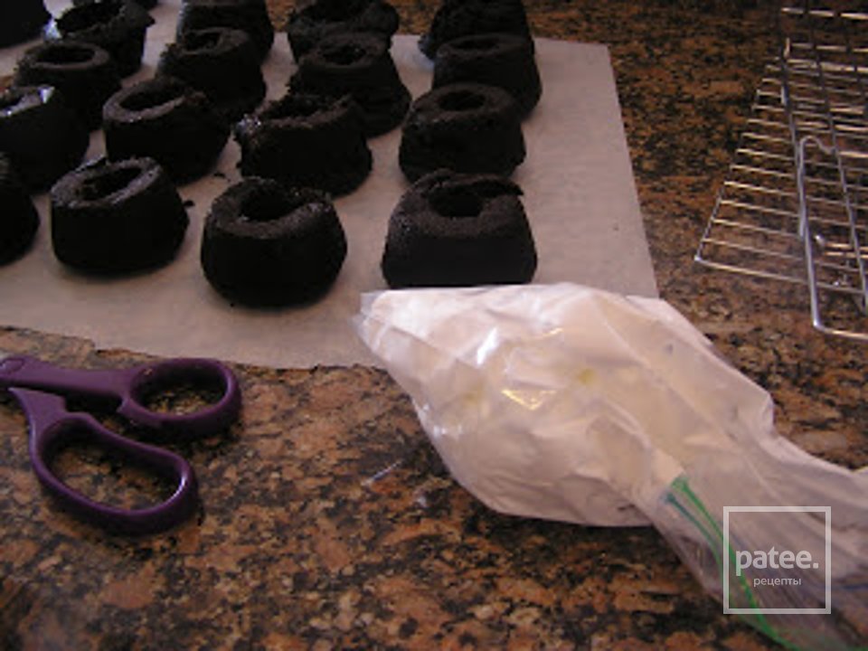 Шоколадные кексы с кокосом - Шаг 13