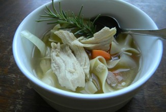 Куриный суп с лапшой