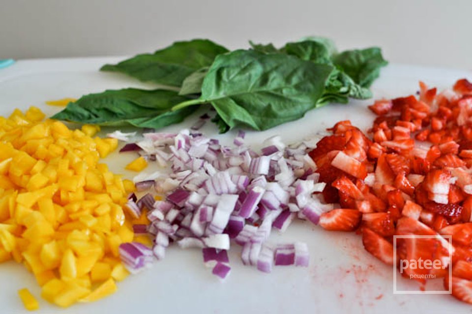 Клубнично-манговая сальса - Шаг 2