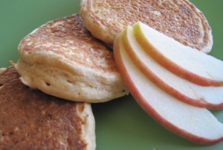 Яблочные оладьи