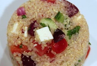 Перуанский салат из киноа с овощами