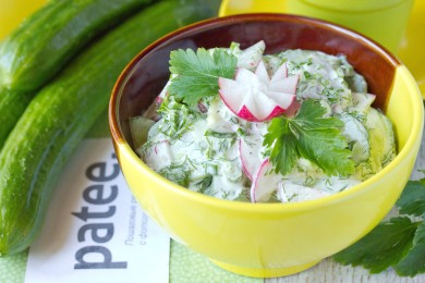 Рецепт Весенний салат из редиса со свежим огурцом