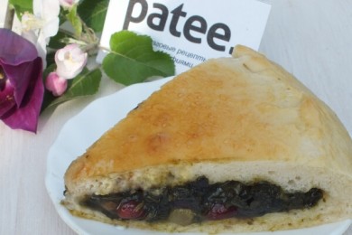 Пирог со щавелем и сухофруктами - приготовление