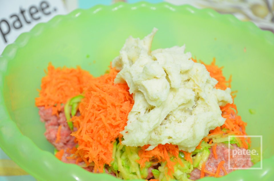 Сочные котлеты из фарша - Шаг 9