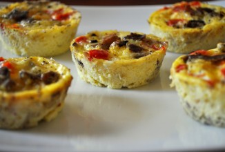 Мини-фриттата с беконом и овощами