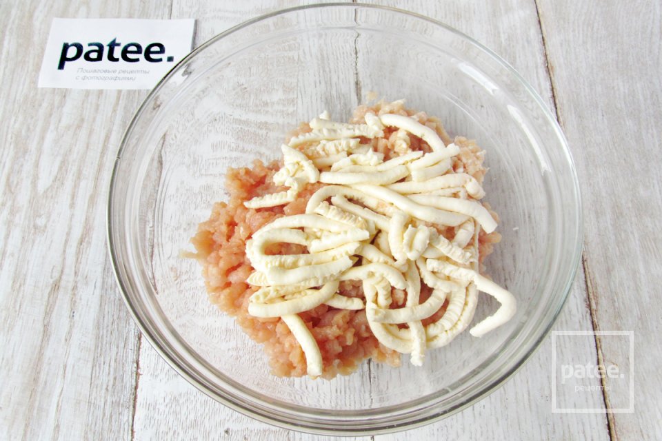 Нежные куриные котлеты с сыром - Шаг 7