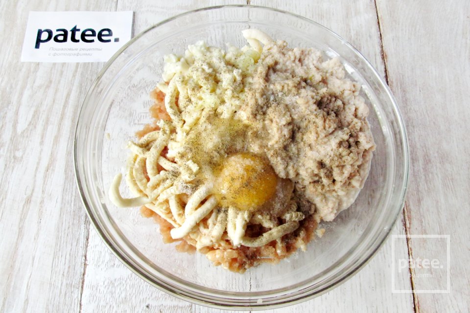 Нежные куриные котлеты с сыром - Шаг 11