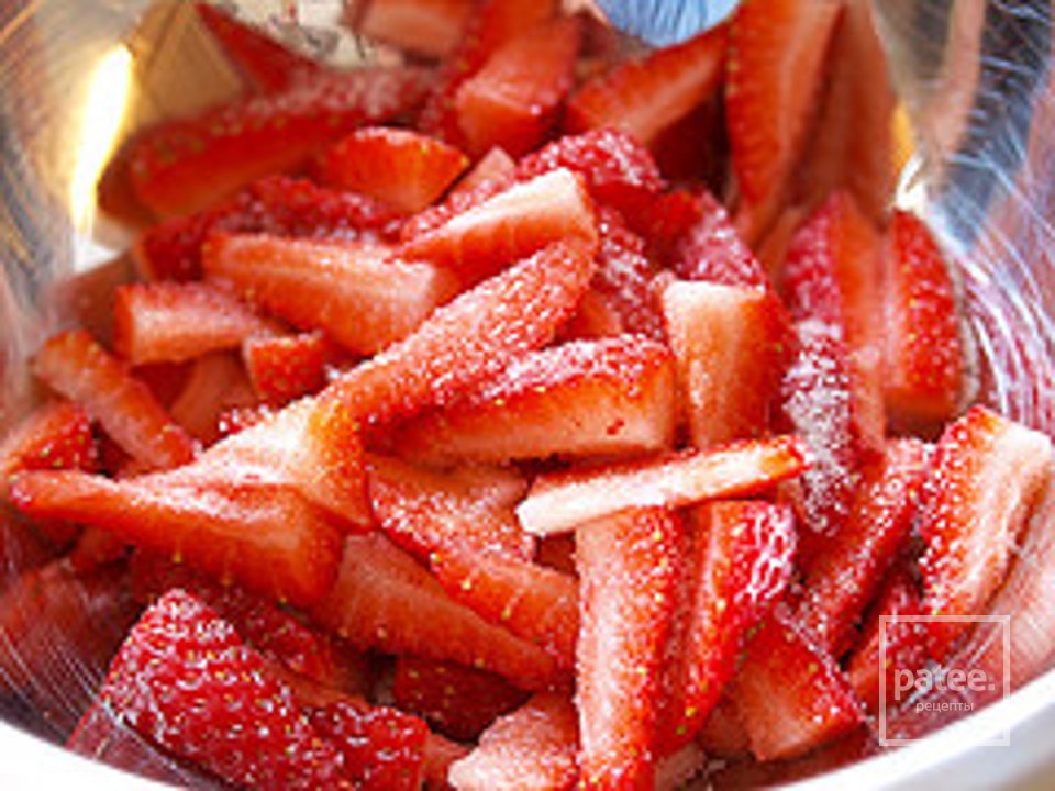 Блины с шоколадным муссом и клубникой - Шаг 15