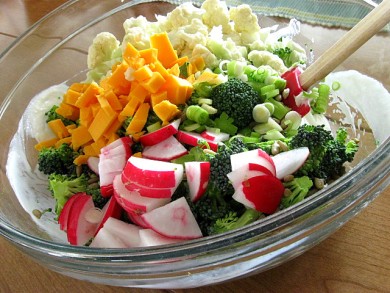 Рецепт Салат с брокколи и цветной капустой