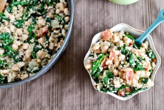 Салат с фасолью и шпинатом