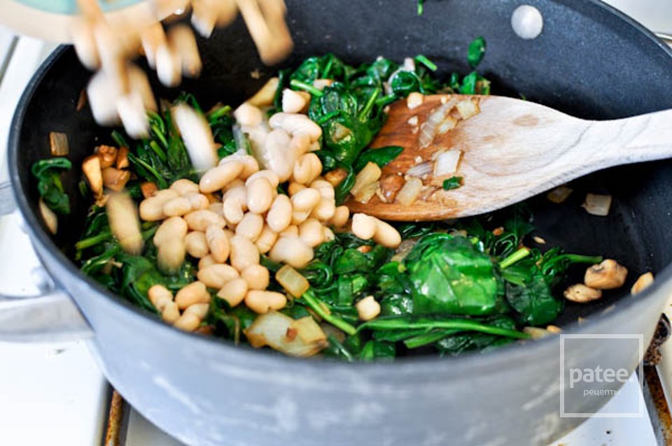 Салат с фасолью и шпинатом - Шаг 6