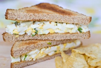 Сэндвич с яичным салатом