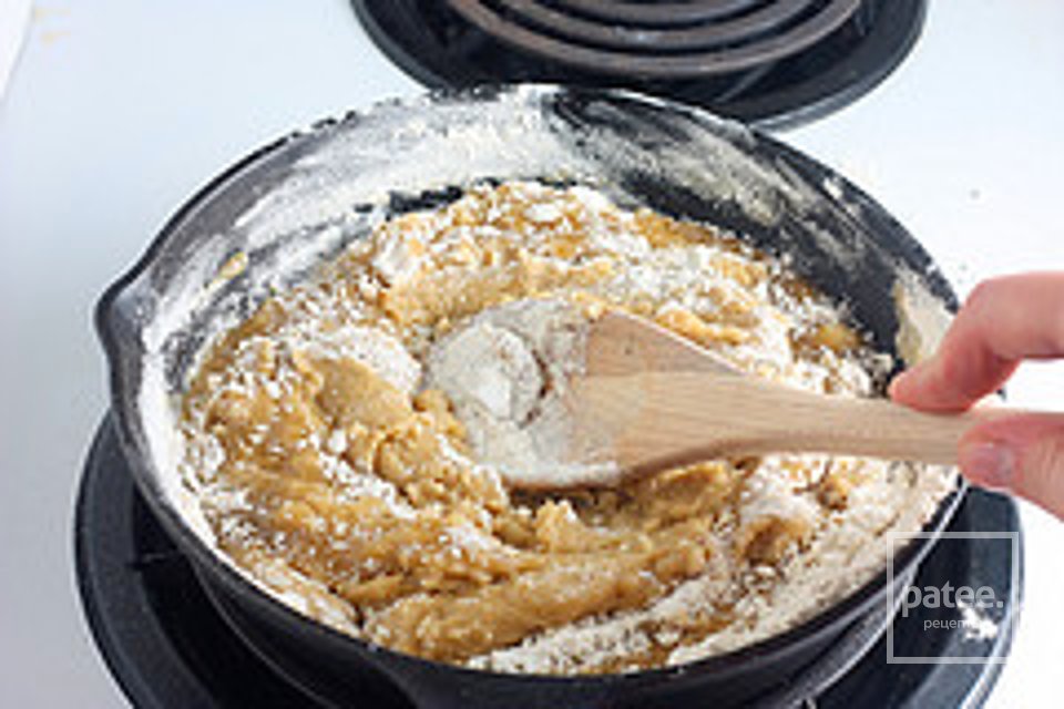 Теплый шоколадный торт в сковороде. - Шаг 6