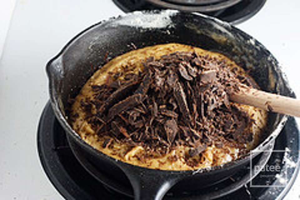 Теплый шоколадный торт в сковороде. - Шаг 7