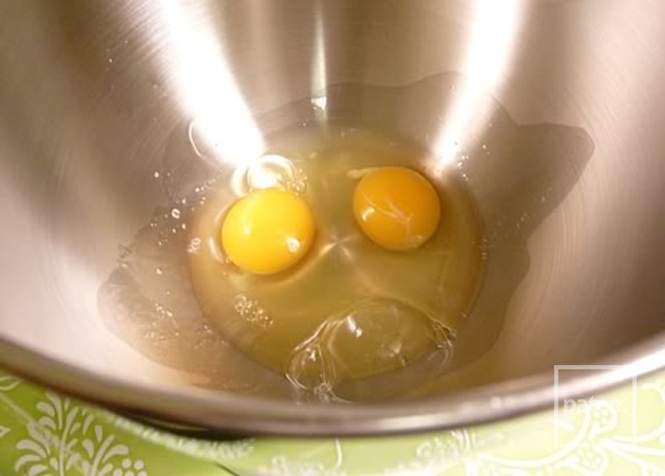 Блины с пеканом и гранолой - Шаг 1