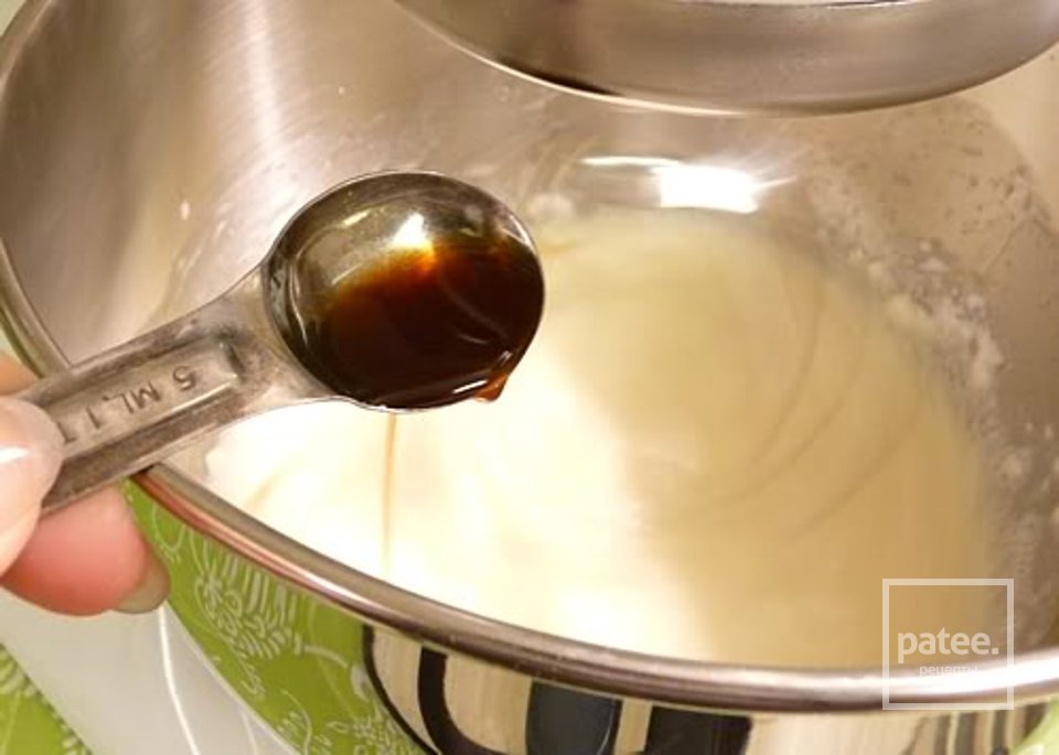 Блины с пеканом и гранолой - Шаг 7