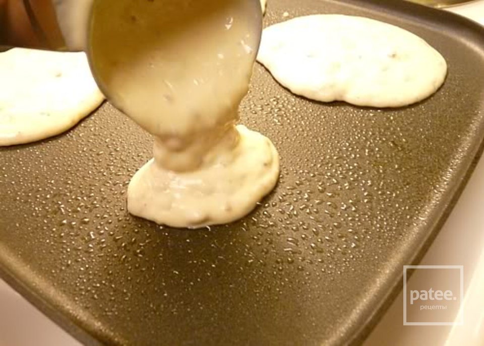 Блины с пеканом и гранолой - Шаг 11