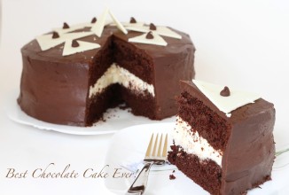 Шоколадный торт с муссом и шоколадной глазурью