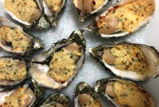 Устрицы с хреном и пекорино