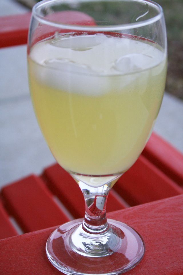 Мятно-базиликовый лимонад