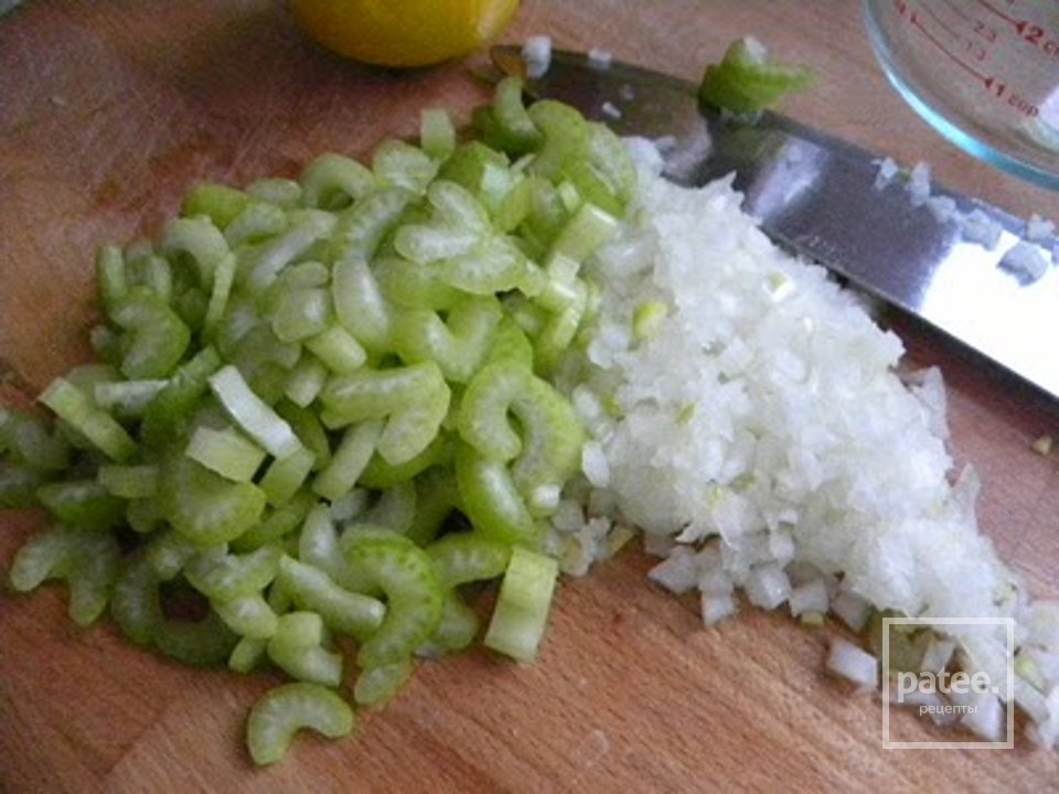 Куриный салат с сушеной вишней - Шаг 2